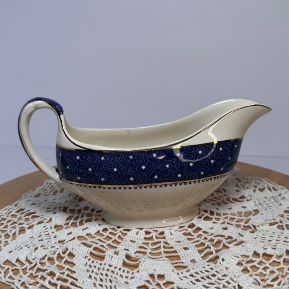 Vintage Staffordshire England Gravy Boat | Blue & White | 22K Gold Trim - Picture 4 of 8